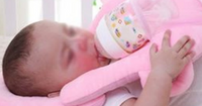 Parents urged to stop using self-feeding pillows